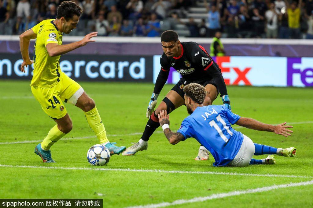 皇冠信用盘登2代理
_亚冠对决！蓉城1-1广岛皇冠信用盘登2代理
，教练战术分析与争议判罚引热议！